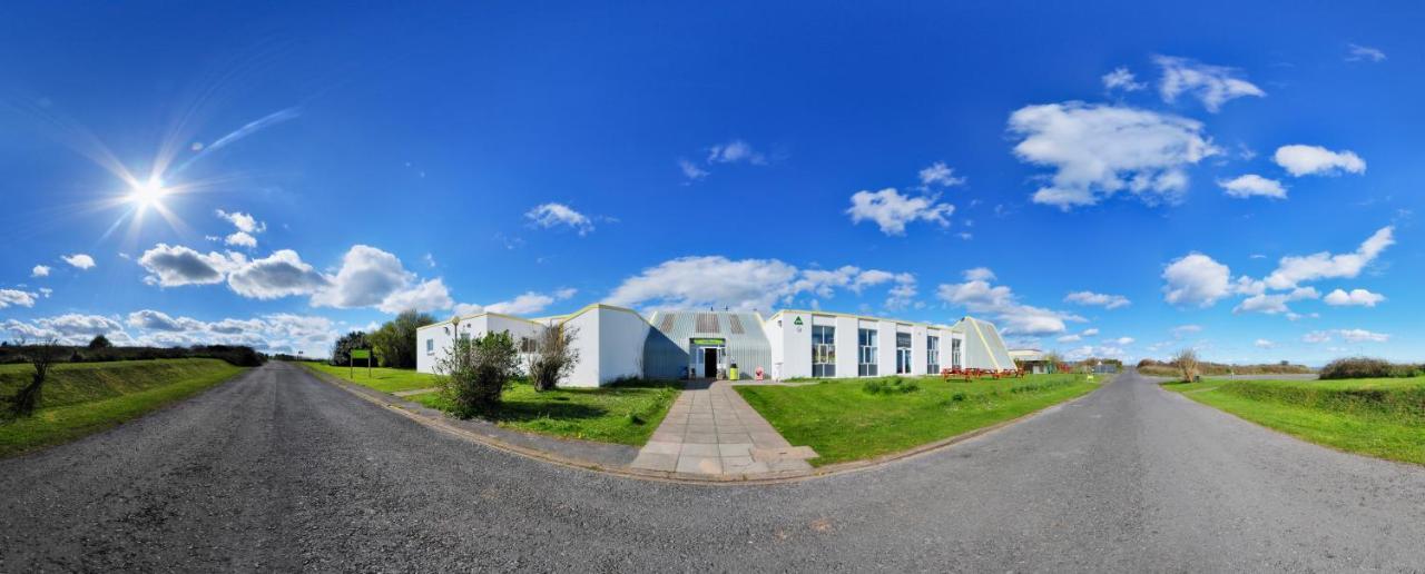 Yha Manorbier Albergue Tenby Exterior foto