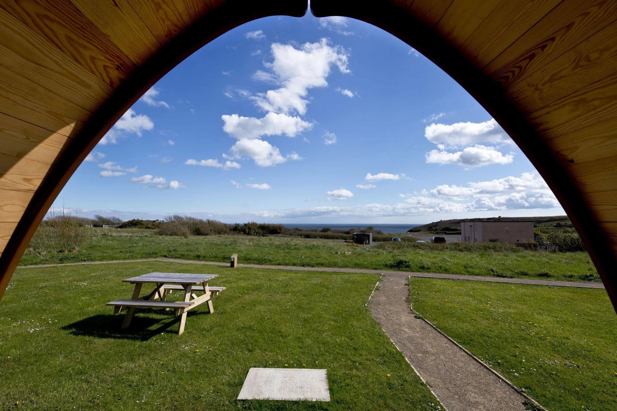 Yha Manorbier Albergue Tenby Exterior foto